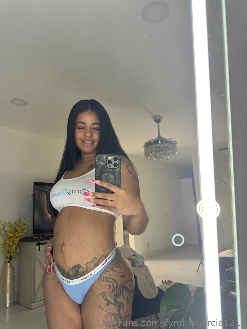 Im online want to play with my pussy 