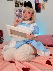 I know that u wanted something more special then nude pics sooo as part 1