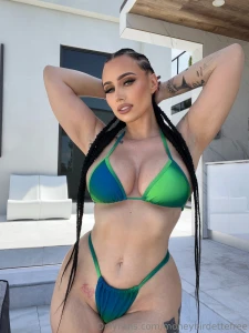 One look and you re hooked huh