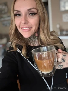 Spoil me the queen is up and feeling extra horny this valentine s day