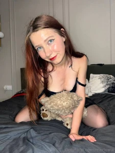 She leialeialeia just turned 18 and barely finished now she s getting part 5