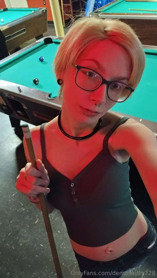 Just curious who would like to see me with a tail if your interested 