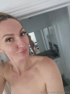 Look i am taller then the door frame