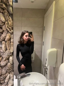 Wearing this dress i felt awkward i caught so many glances rate the