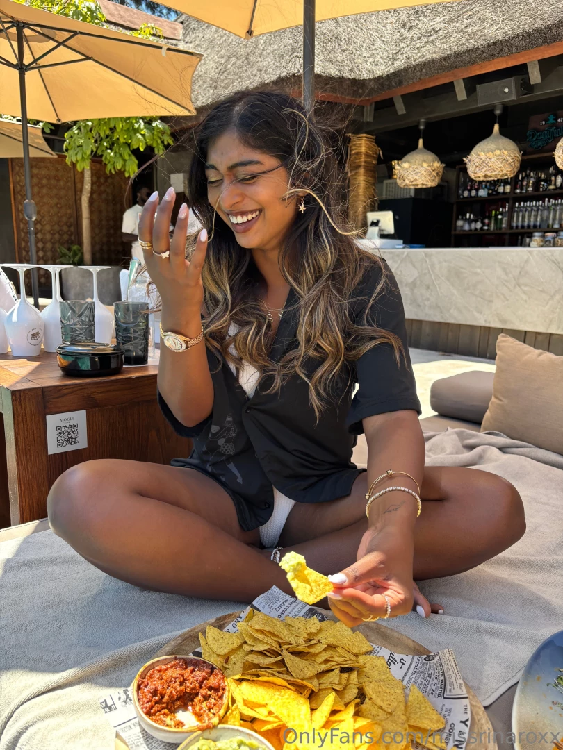 I went to a pool and you best believe i got the guac 