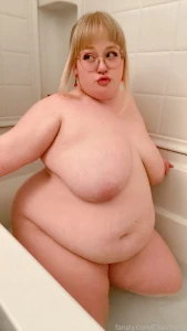 Chubby girl bathtime bbw chubby fat tummy tits boobs fatass bigboobs part 8