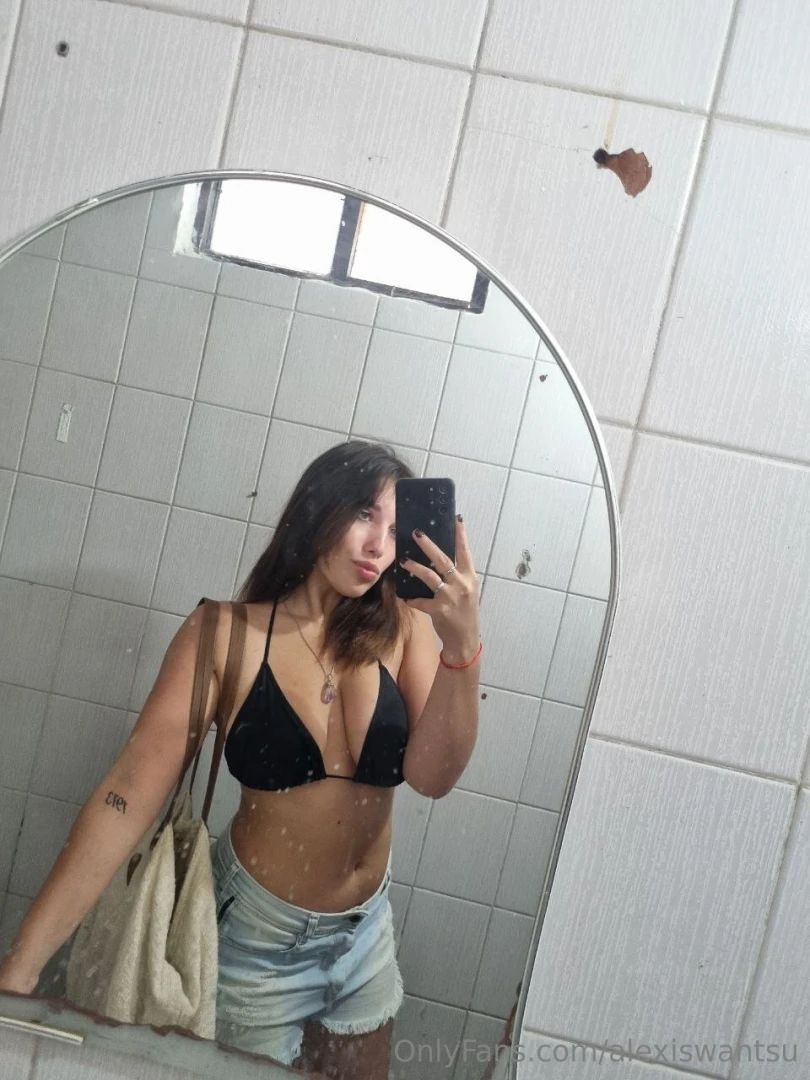 I wasn t in the prettiest of bathrooms but hopefully u think what was 