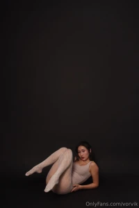 Heheh hey everyone happy to see u some hot and unique pics for u today part 3