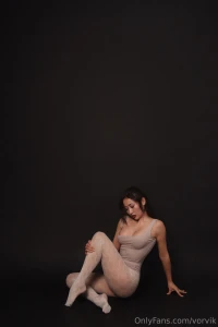 Heheh hey everyone happy to see u some hot and unique pics for u today part 4