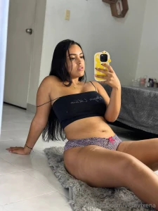 Mirror talkin back like damn girl