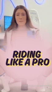Just got my new xxxl bbc dildo and destroyed my pussy with it i was