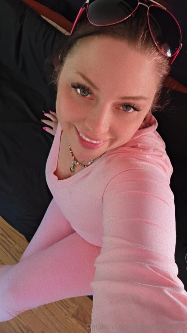 Happy sunday if you spoil me a lil ill show you my appreciation always 