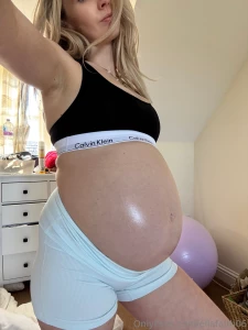 My belly looks so shiny part 1
