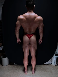 Short thick and growing out of control in tiny posers i should