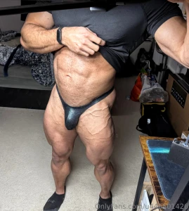 I should be getting ready for work but i just want to feel all my meat