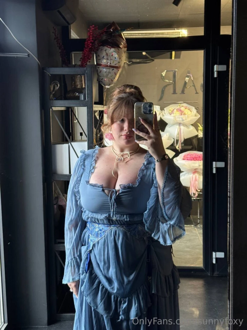 Hi my loves went to a sweet little event today got dressed up and felt 