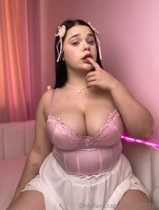 Are you looking at my lips too or is it something else again i was