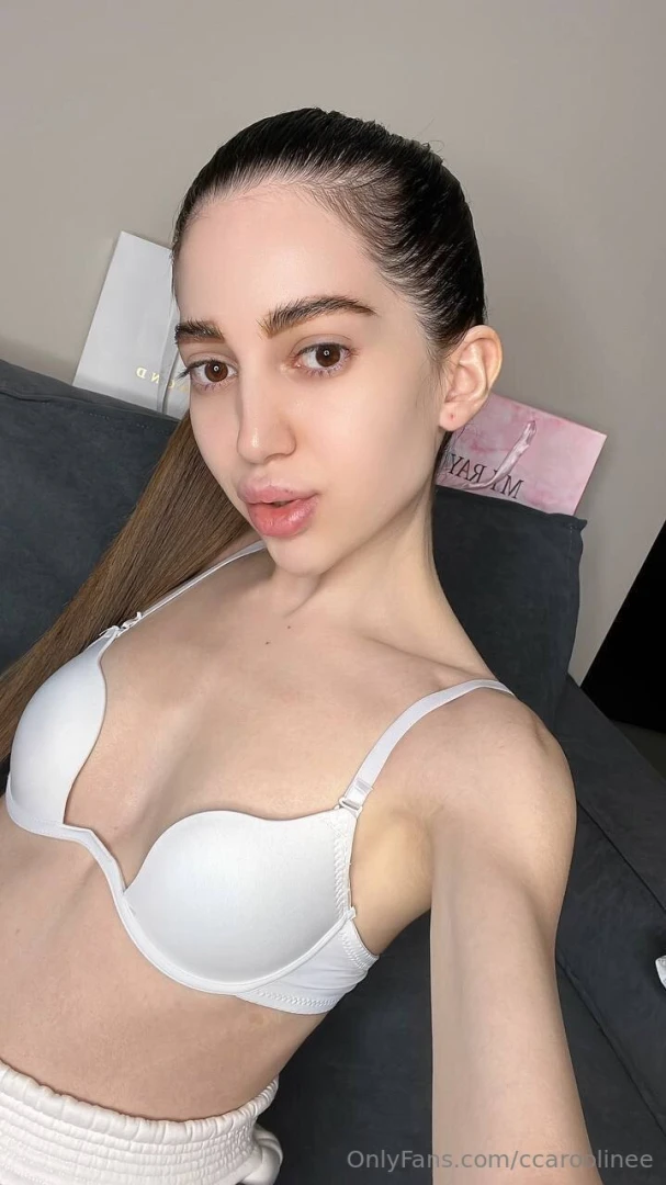 Hi everyone i m karolina a makeup artist from gdansk i am 18 years old part 1 