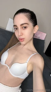 Hi everyone i m karolina a makeup artist from gdansk i am 18 years old part 1