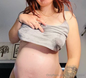 21 weeks update yesss the nipples are wet