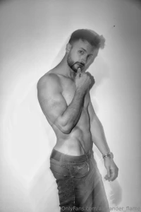 I m not wearing underwear and i feel like being naughty and