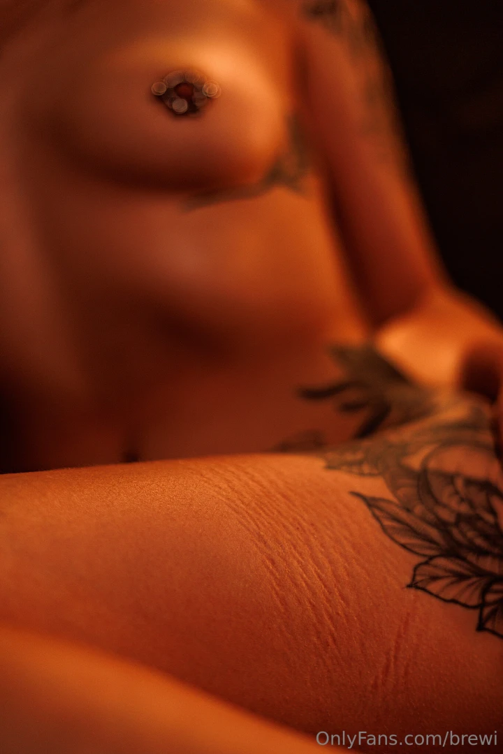 Rope and body bondage 