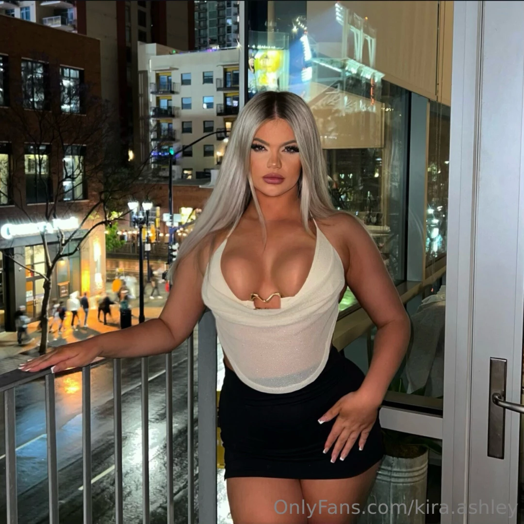 Meet me on the balcony 