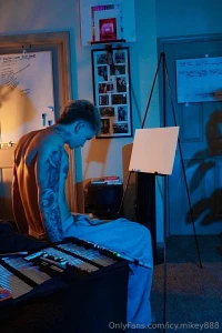 The art s in the posture the tension s in the silence