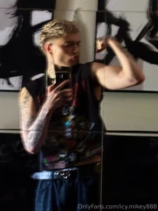 Wanna feel what this arm could do to you ask in dms