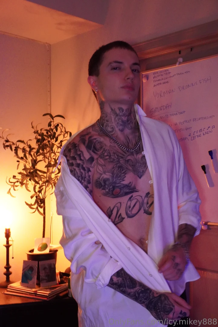 You can stare just know i planned it that way 