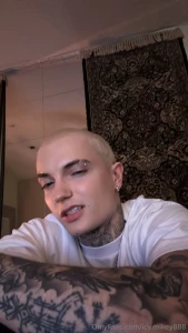 Caught lookin too good to scroll past double tap if you d rather be part 1