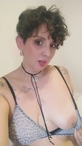 If you leave me a tip i will share my naked body with you