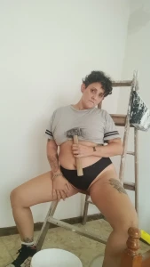 I m looking for a tool to fill a hole can you help me