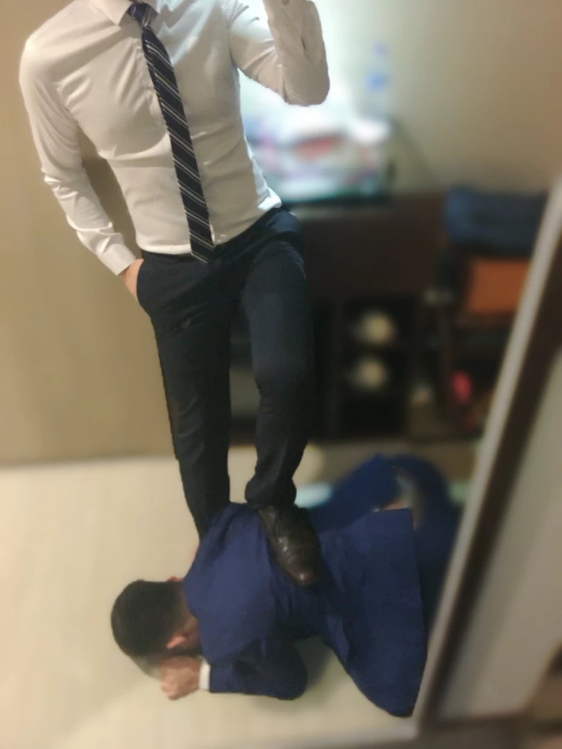 Preview encounters with the intern the boss sank into the chair the part 1 