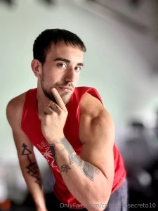 Ripped and horny 23 years old up or down i love sharing my sexuality part 45