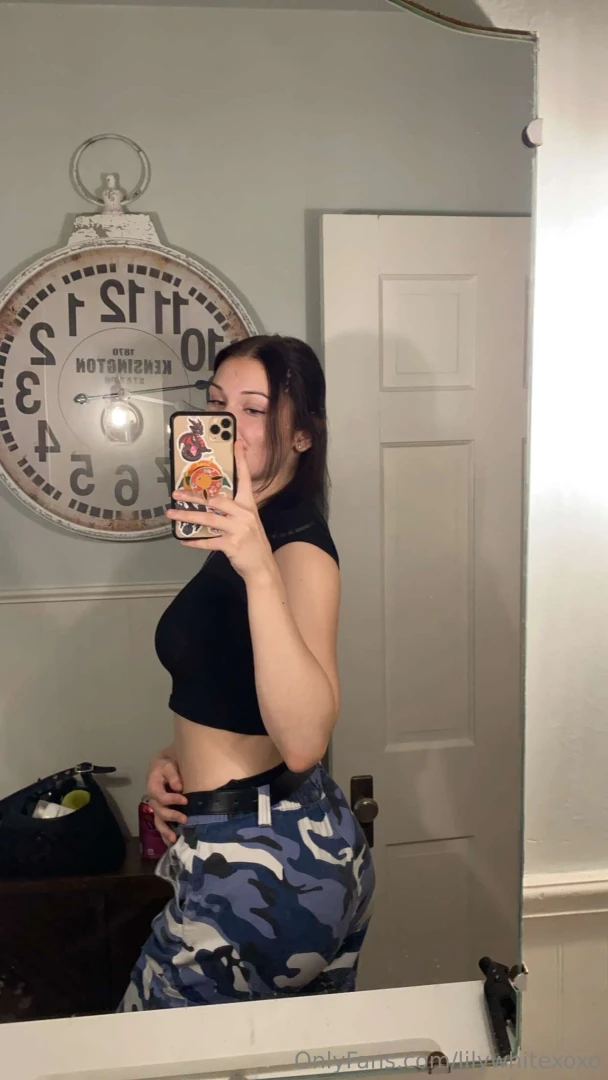 Message me if you want any facial videos i have 5 available rn 