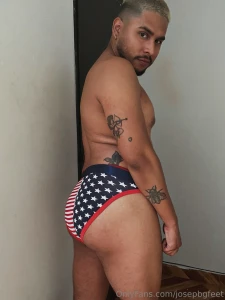 Do you think that my ass is juicy