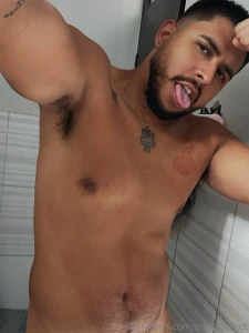 I want you kissing my armpits