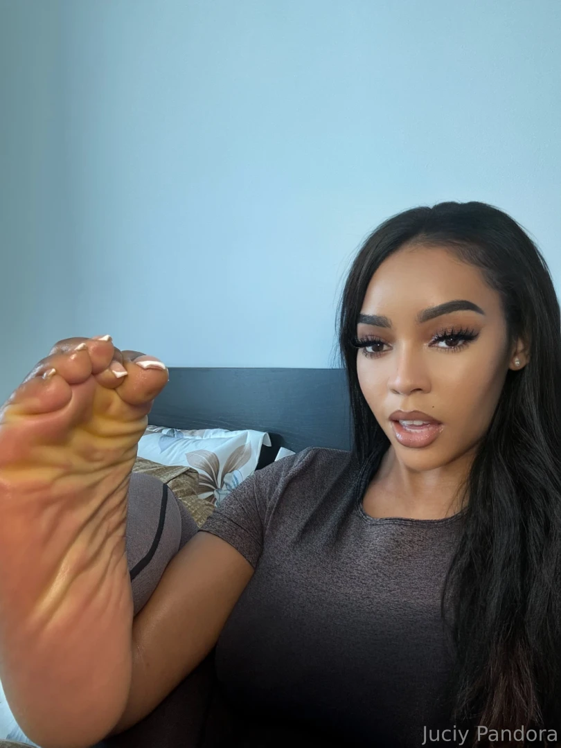 Want to see some feet 
