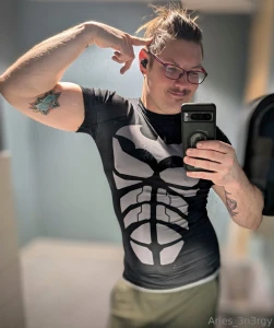 I m still alive sorry i haven t been active a lot here my loves been part 1