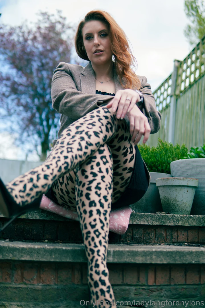 So maybe the best way to showcase these tights is to do it outside part 2 