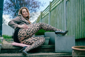 So maybe the best way to showcase these tights is to do it outside