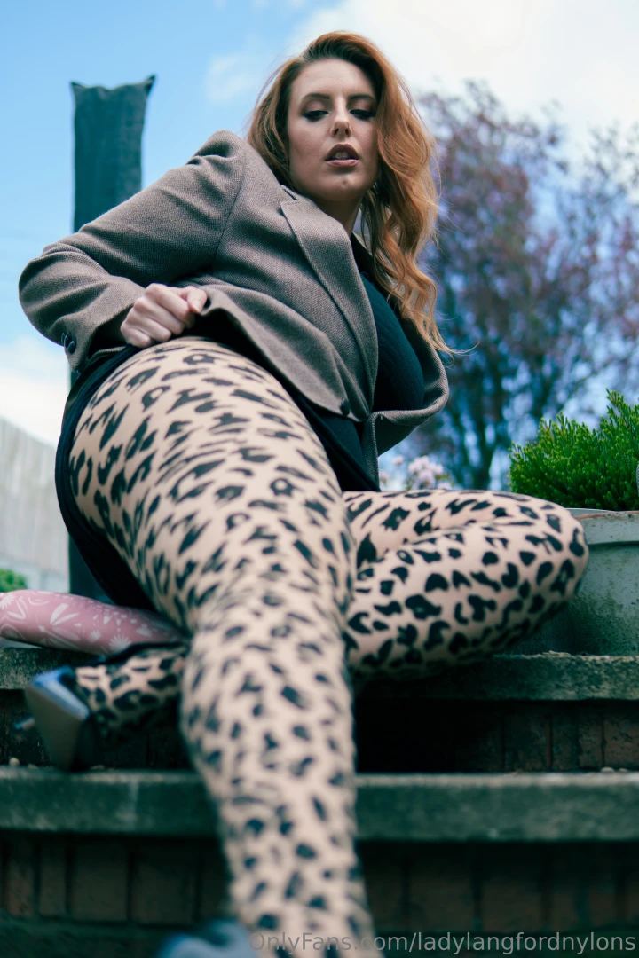 So maybe the best way to showcase these tights is to do it outside part 4 