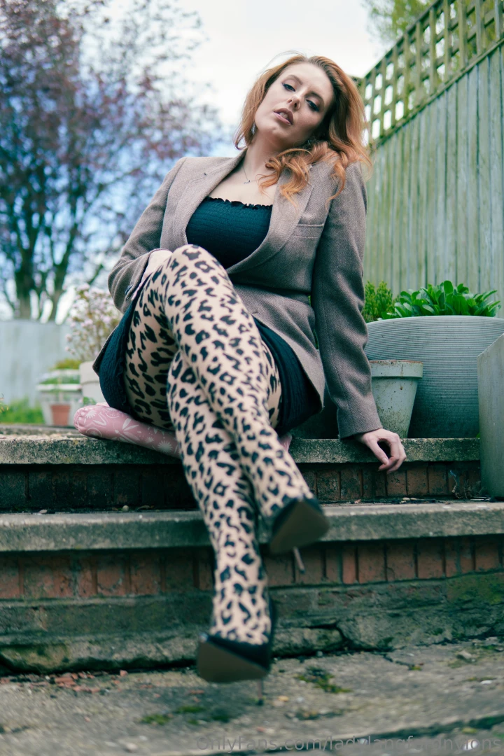 So maybe the best way to showcase these tights is to do it outside part 3 