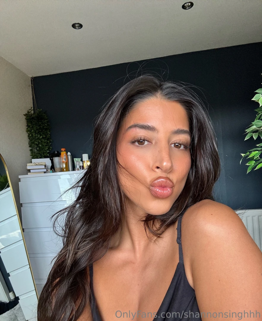 Won t be live tonight babies got to catch an 8am train to london so 