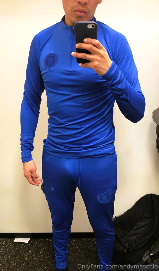 New tracksuit my front and back sides and ready for the ride 