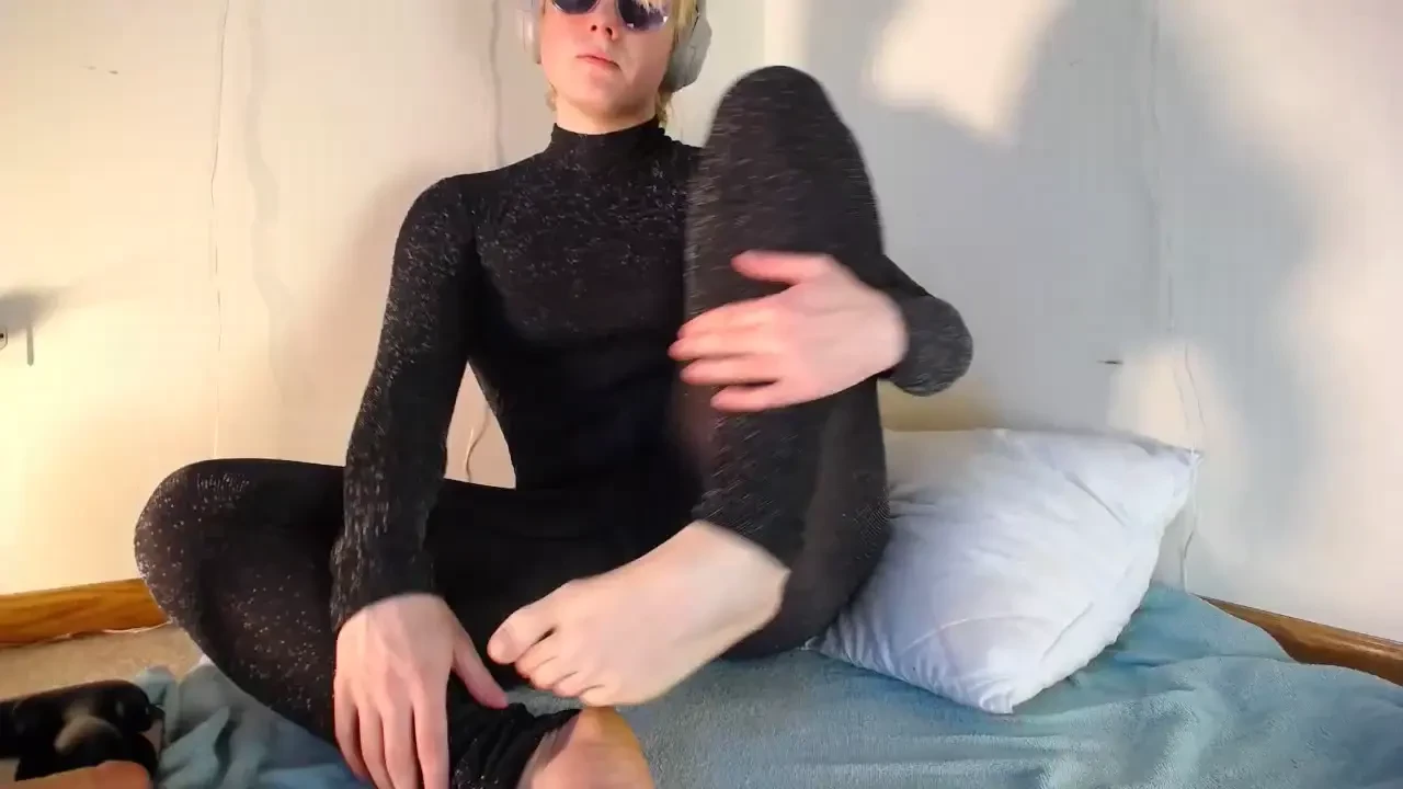 Stream started at 04 22 2025 11 00 pm 