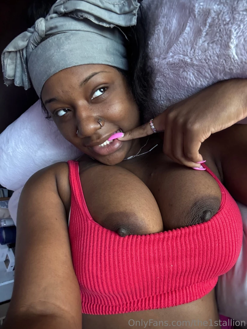 Little nip slip i wouldn t mind a little lick 