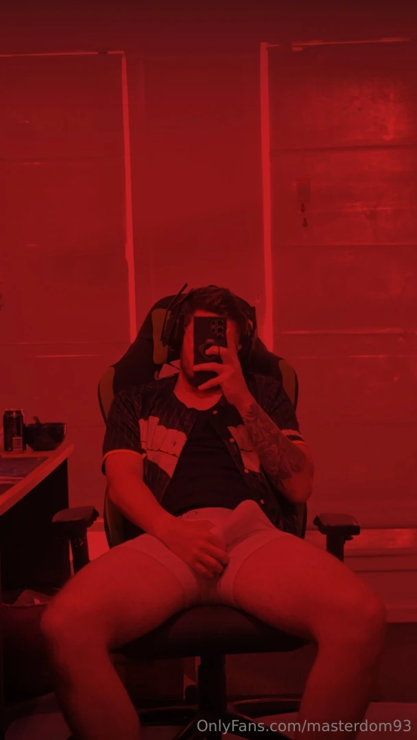 Won t you come sit on daddys lap 