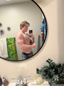 One day closer to friday here are a few pics i took this morning part 3